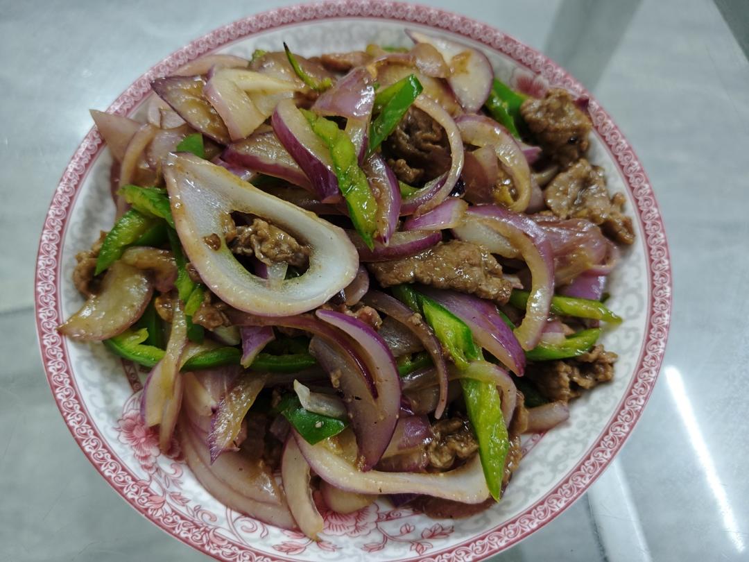 老少皆宜的一道“青椒洋葱爆炒牛肉”
