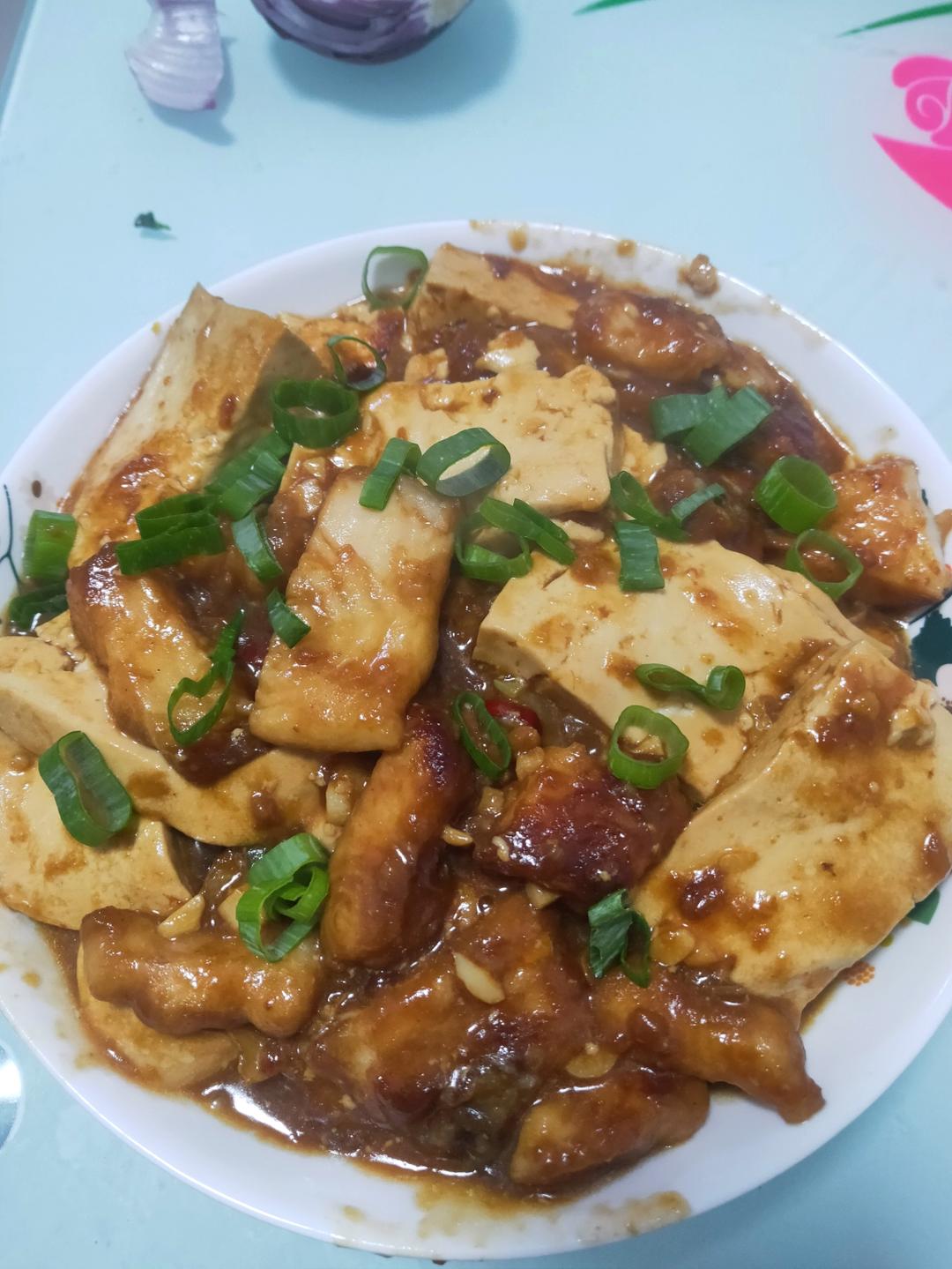 适合孩子吃的下饭菜：酱汁焖鱼