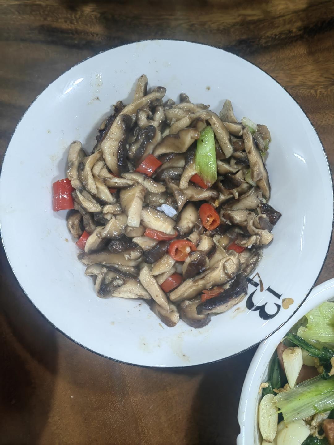 香菇这样炒比肉都好吃😋素炒香菇