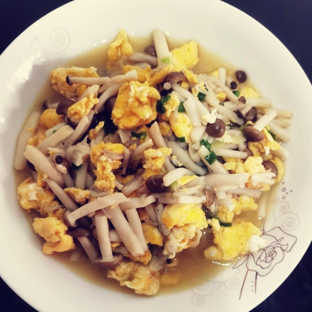 蟹味菇炒鸡蛋