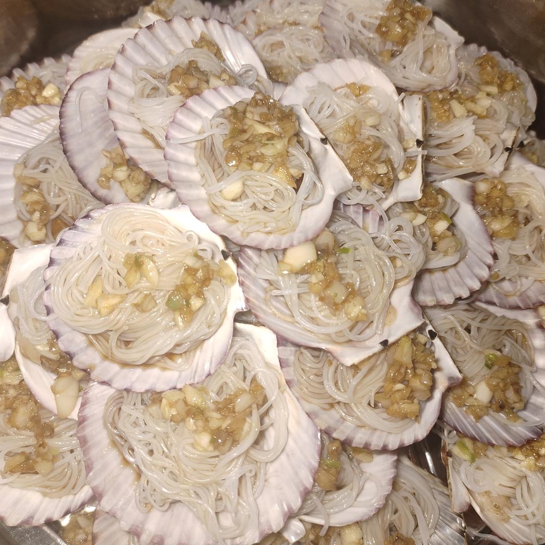 零失败的蒜蓉粉丝蒸扇贝
