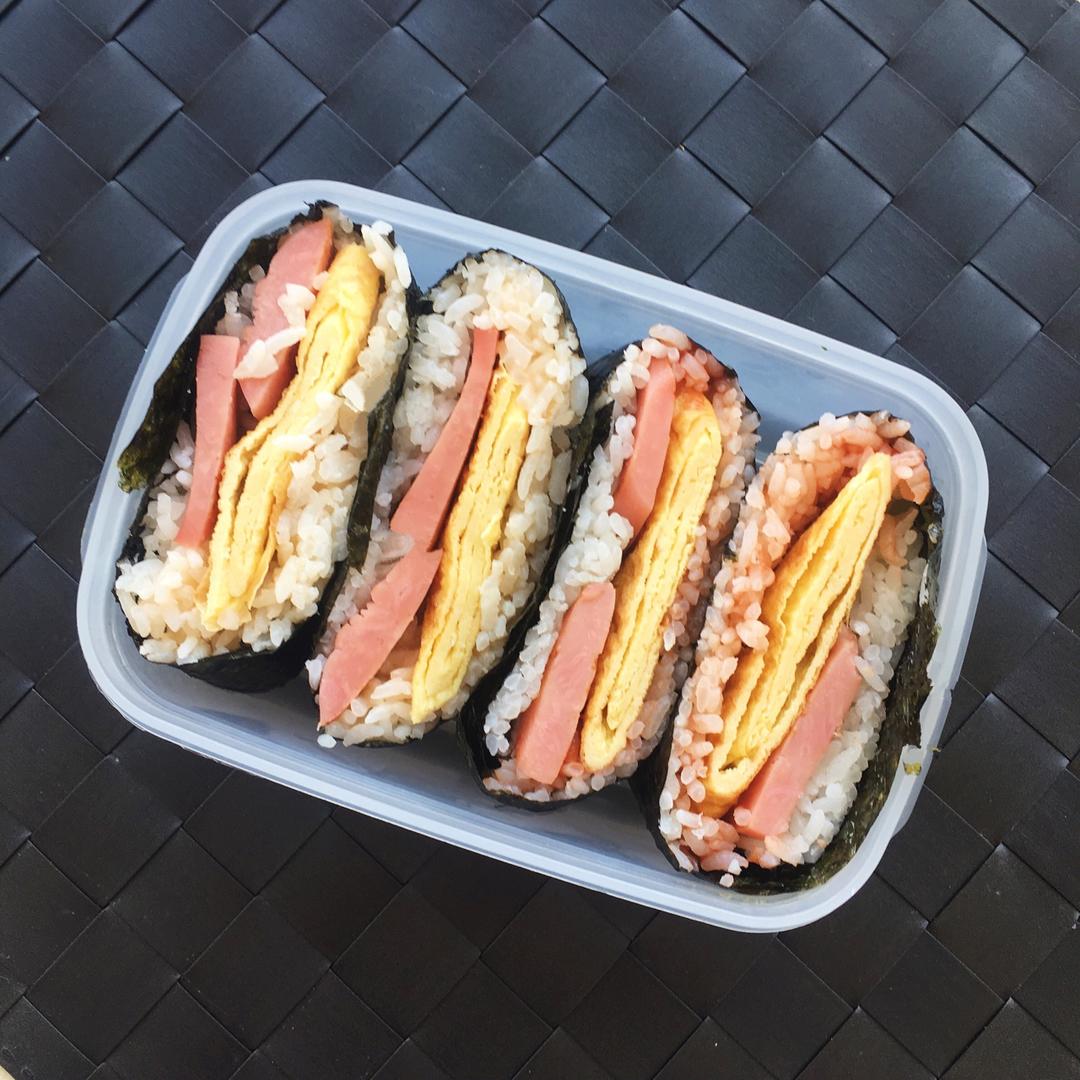 不用捏的饭团(おにぎらず)