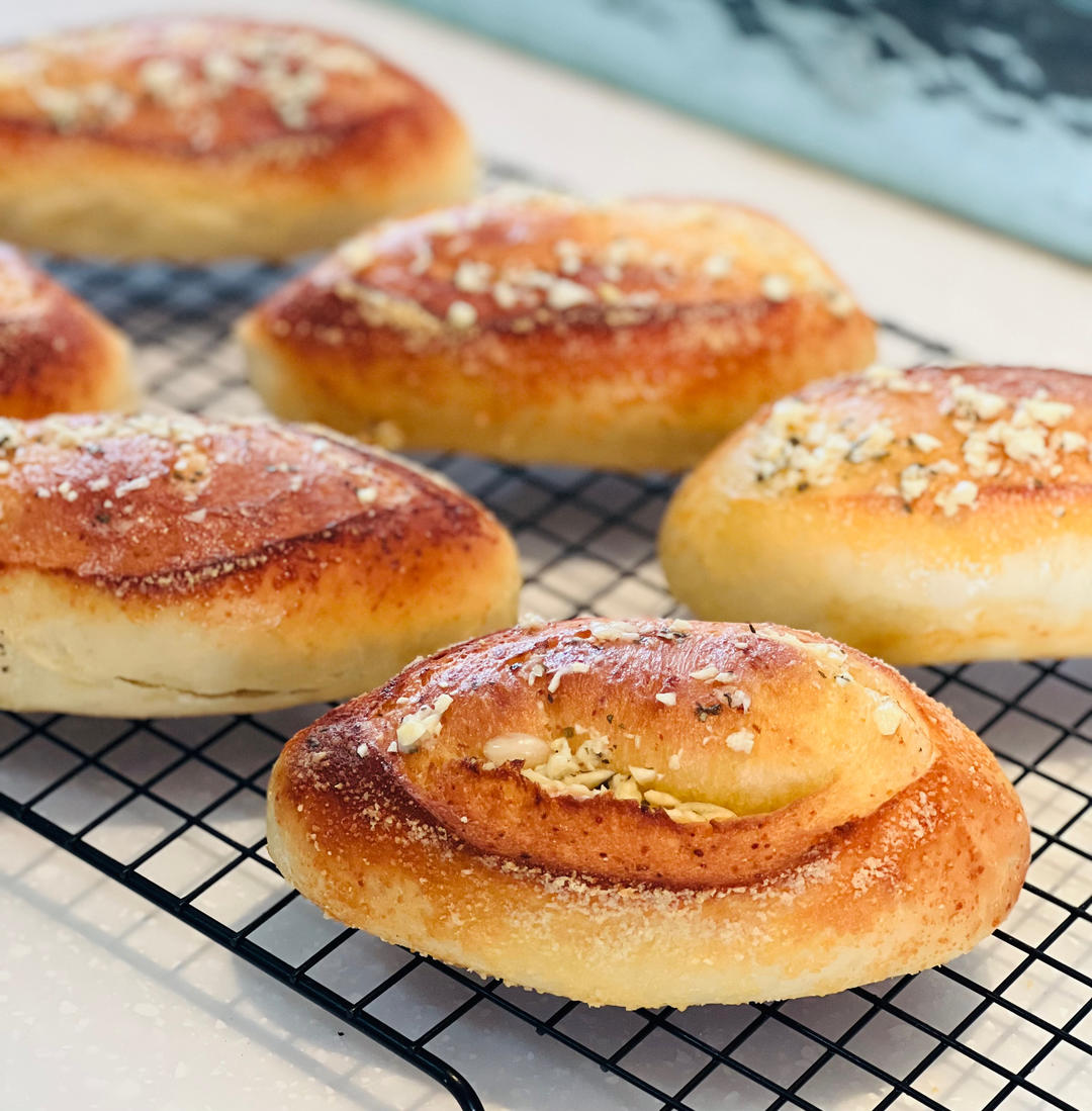 黄金芝士蒜香法式软面包｜芝香浓郁