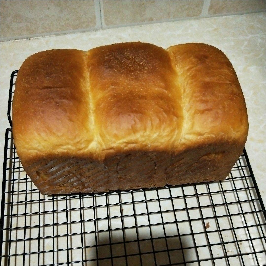 鲜奶吐司（老面法）