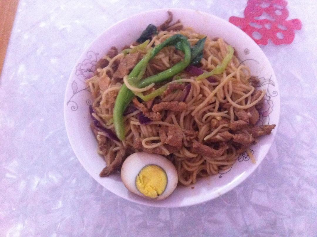 蔬菜肉丝炒面的做法