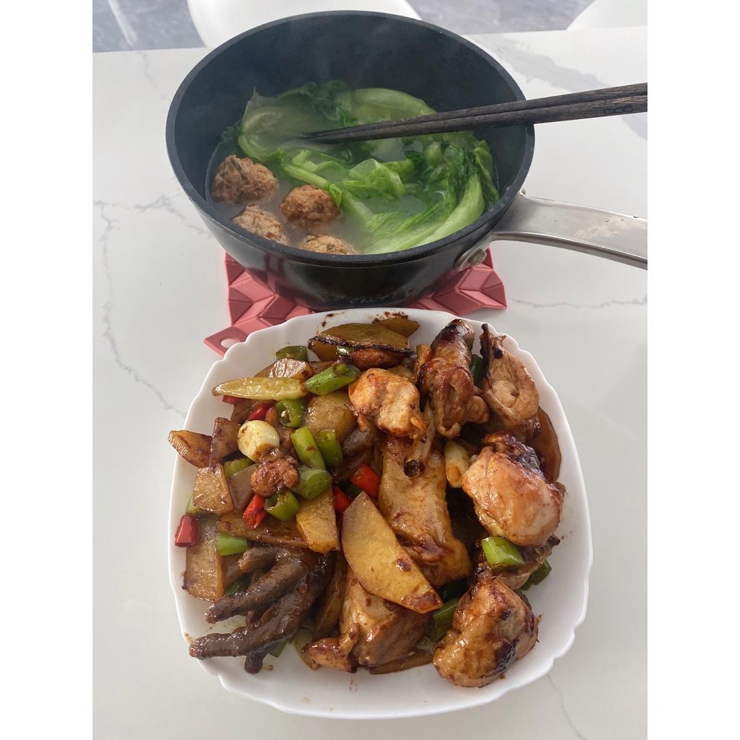 小炒鸡（鲜辣入味很下饭）