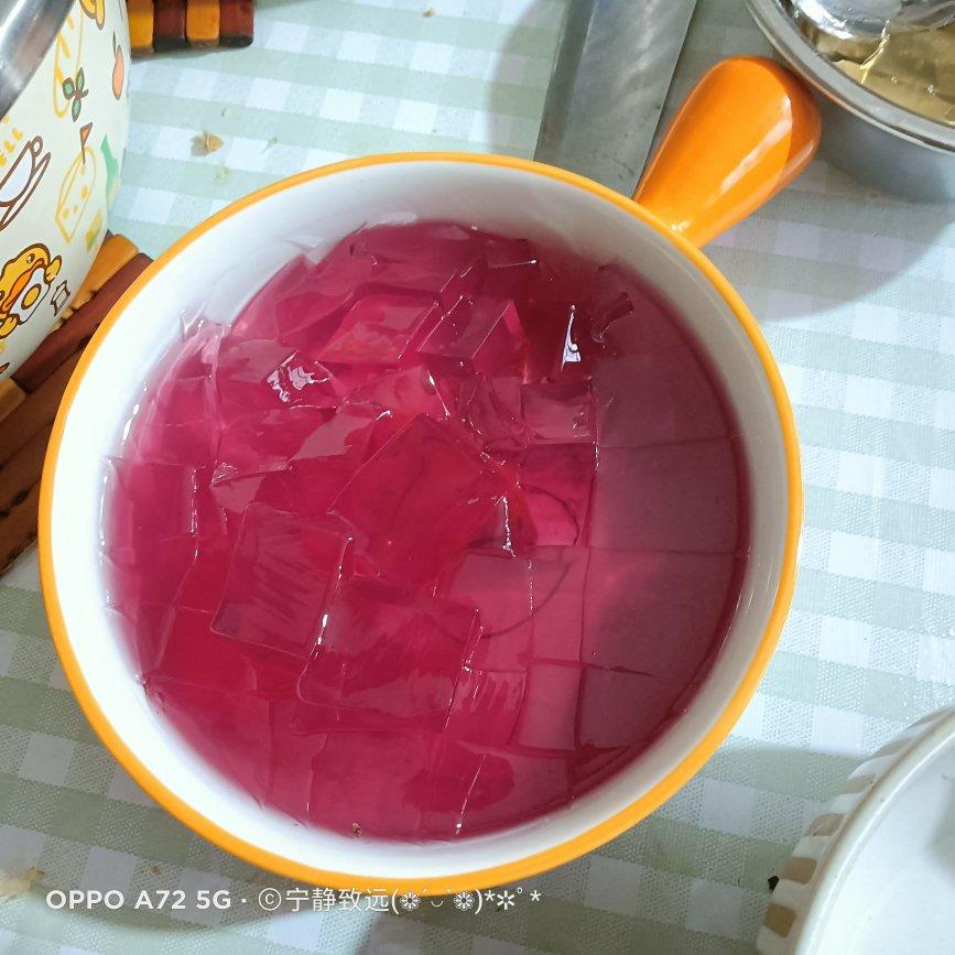 冰爽葡萄奶冻