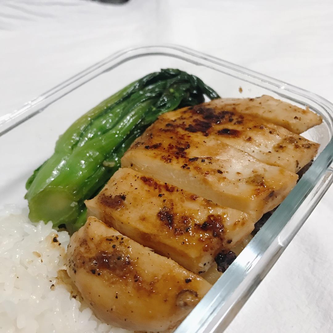 酷炫屌炸天好吃的煎鸡胸肉（香蒜蜂蜜煎鸡胸肉）