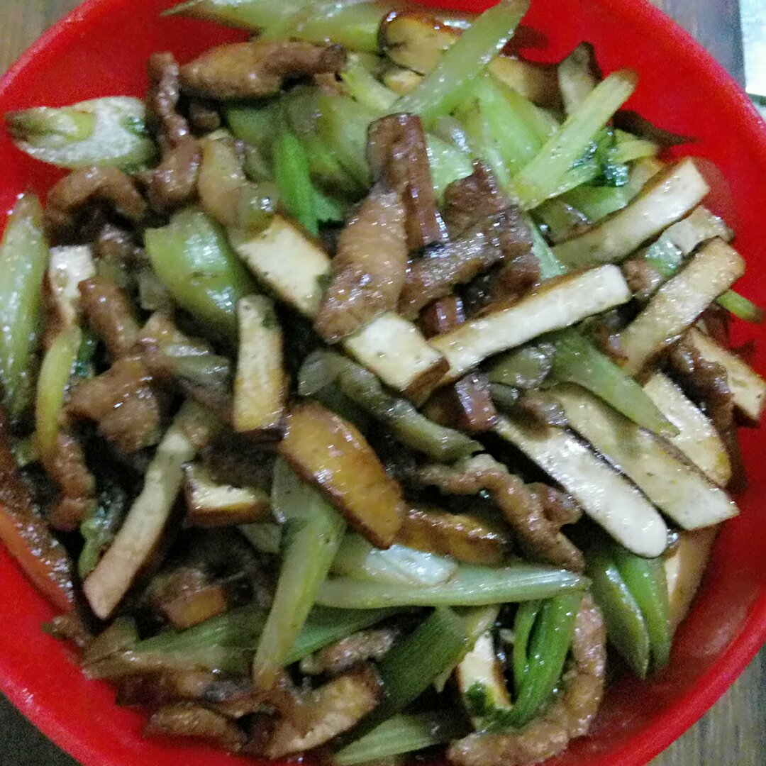 芹菜肉丝