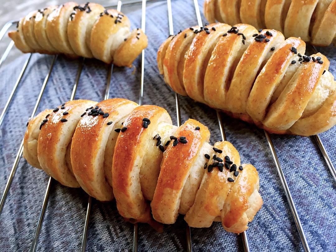 毛毛虫肉松面包