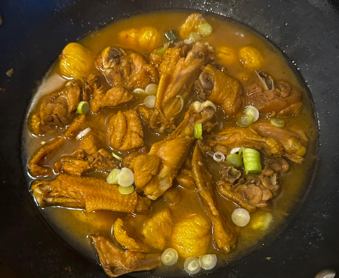 厨师长教你：“板栗烧鸡”的家常做法，咸鲜美味，汤汁浓郁