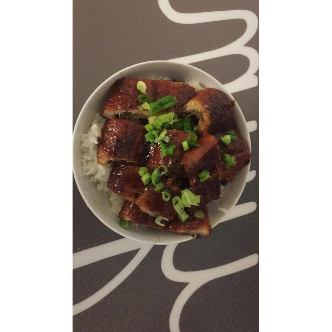 蒲烧鳗鱼饭