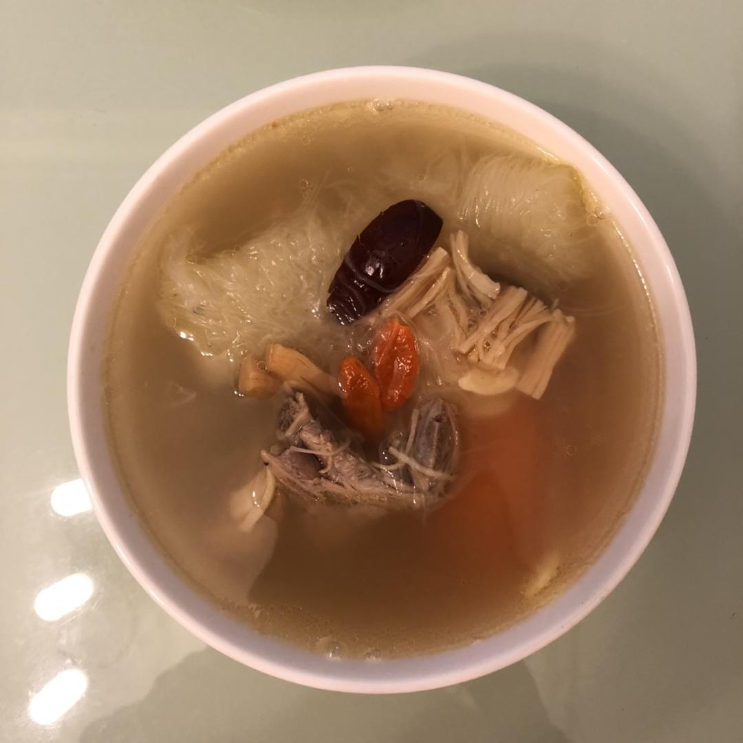 鱼翅瓜红萝卜猪骨炖汤