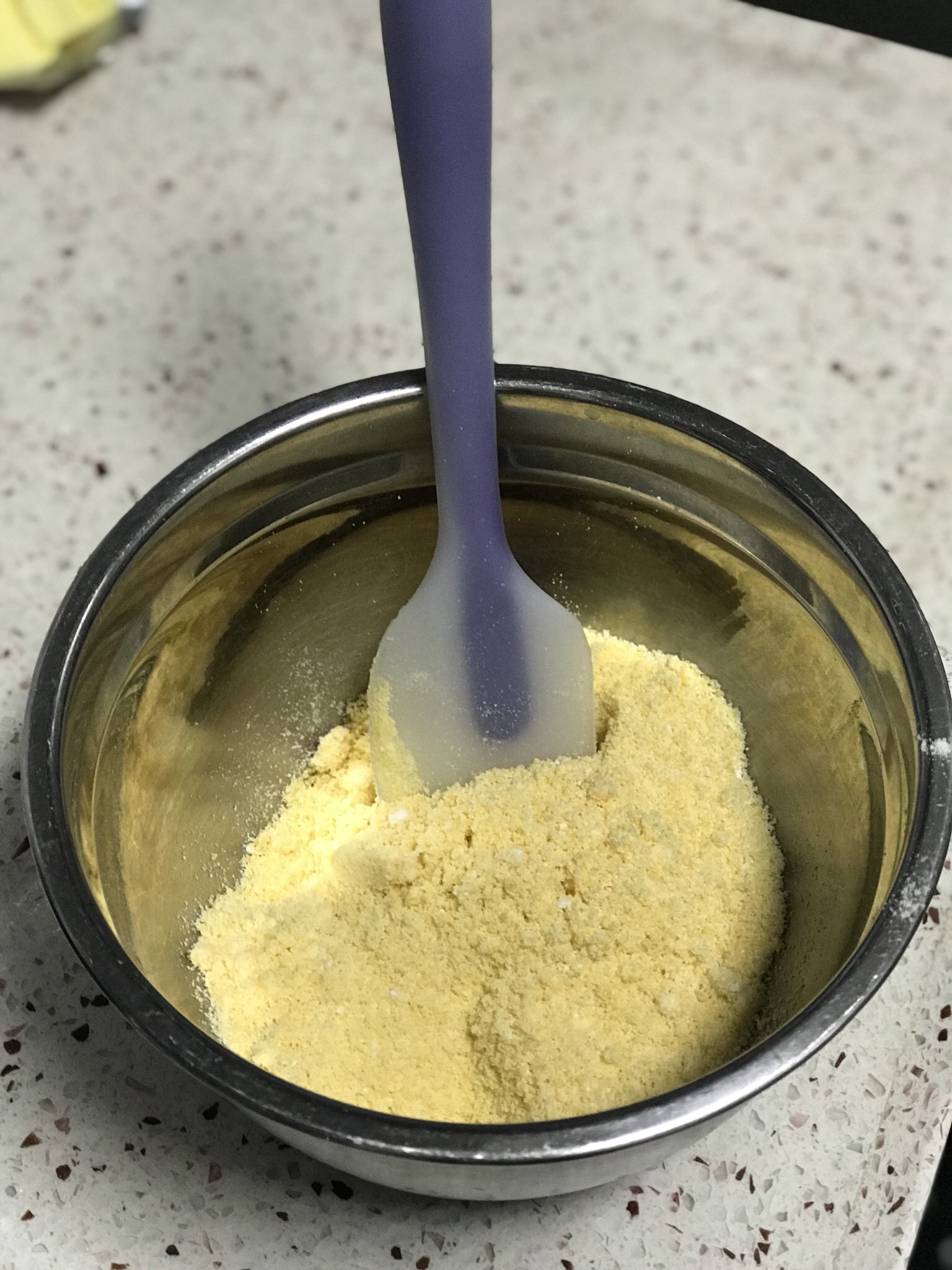 奶黄流心月饼的做法 步骤2