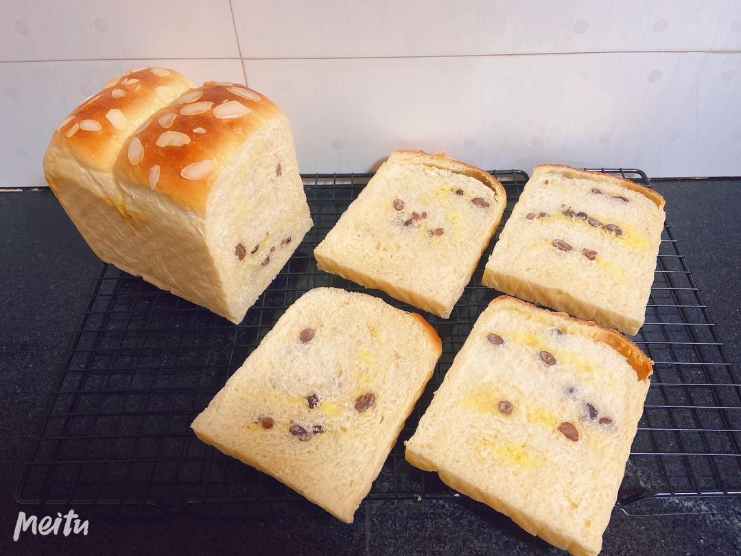 红豆椰蓉吐司的做法