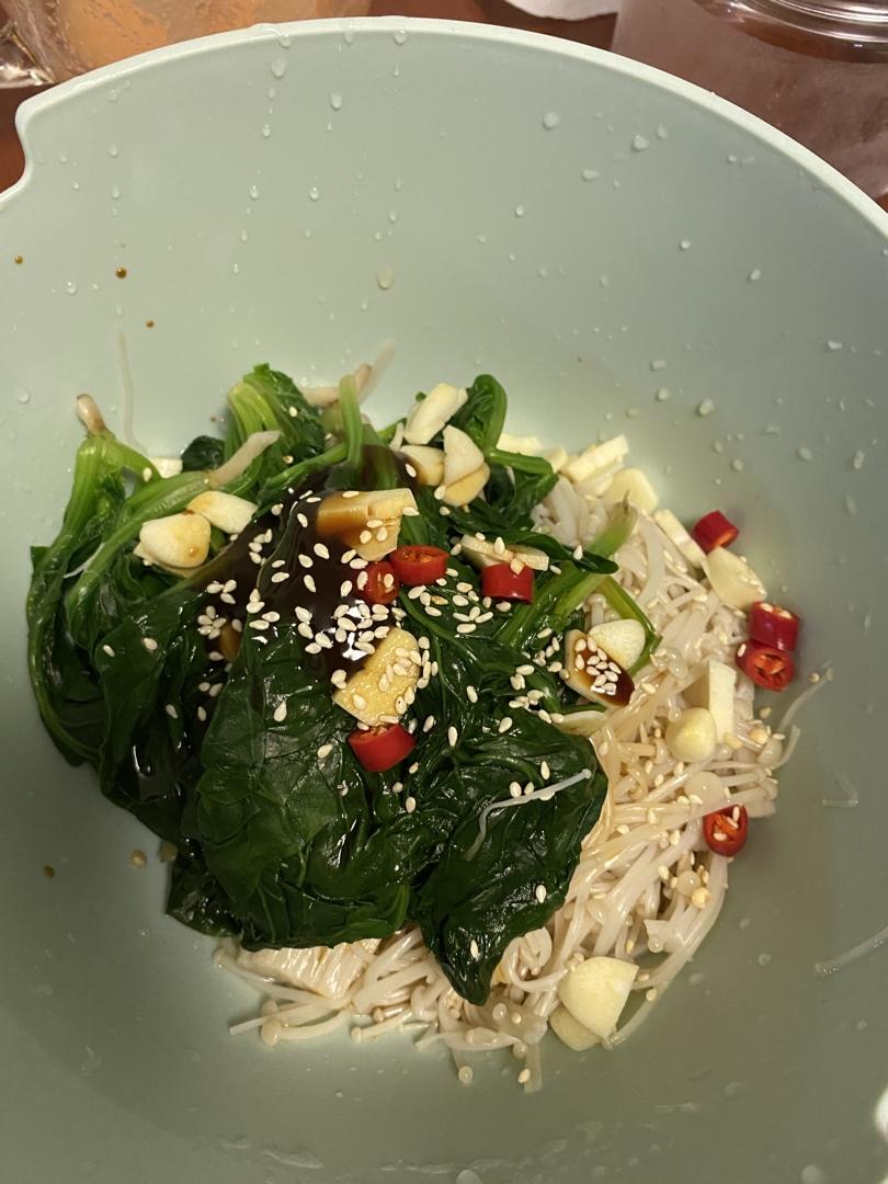 营养快手凉拌金针菇菠菜（减肥必备凉拌菜）