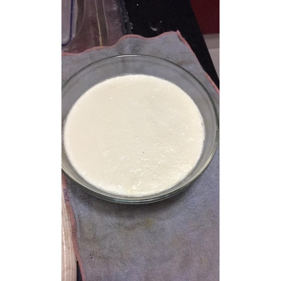 双皮奶（科学方子：淡奶油兑牛奶以假乱真乳脂达到8%的水牛奶，在家轻松做出正宗顺德味儿）