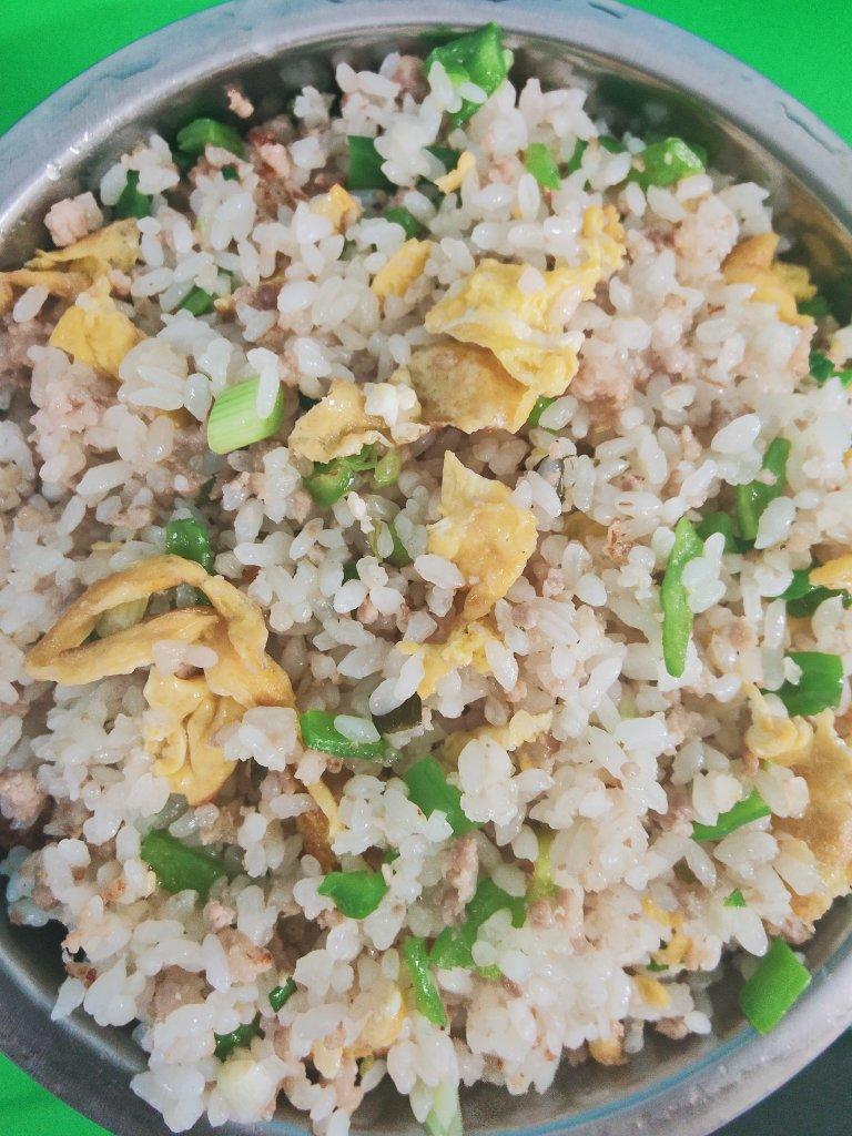 清爽蒜泥干锅鸡脚排骨