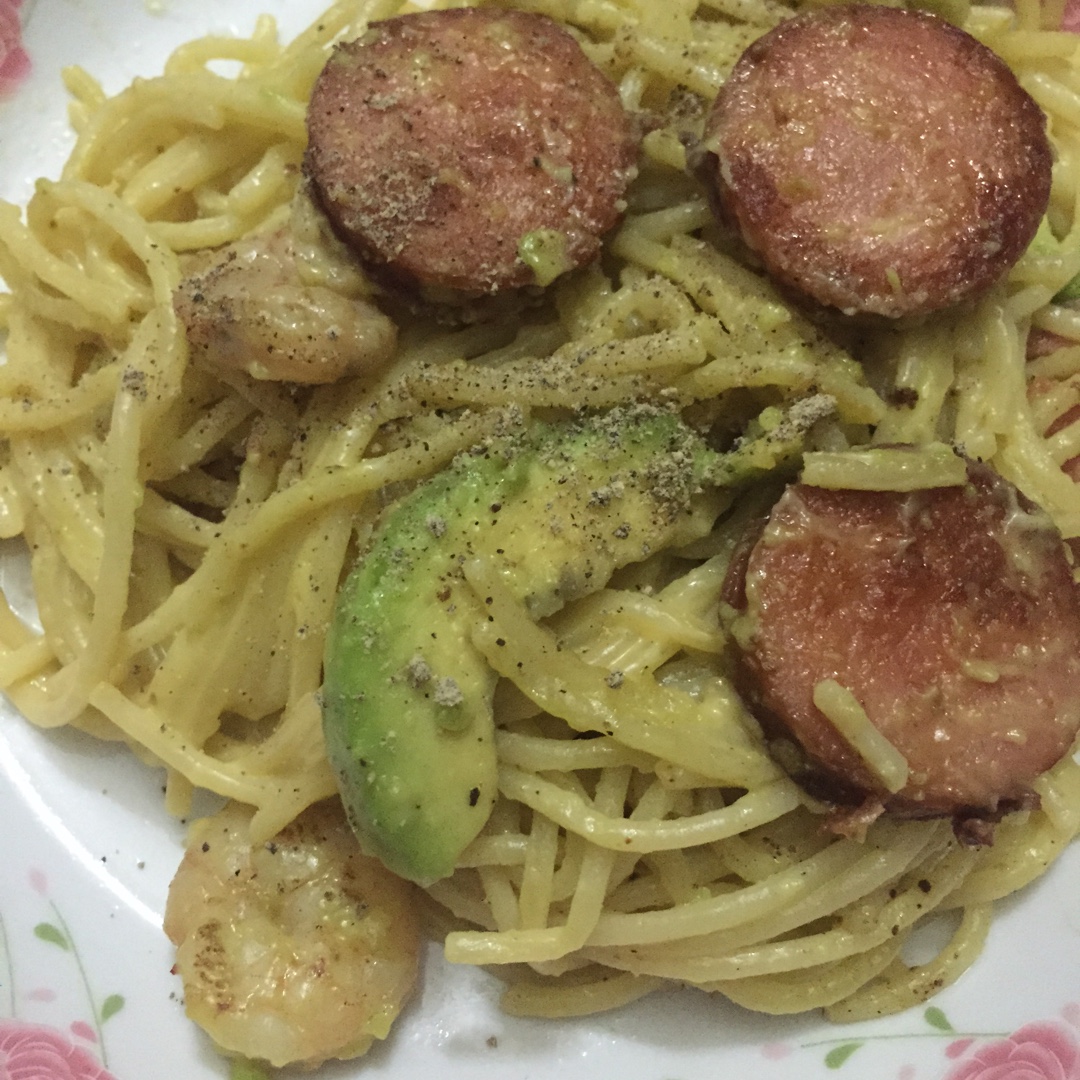 虾仁牛油果意面