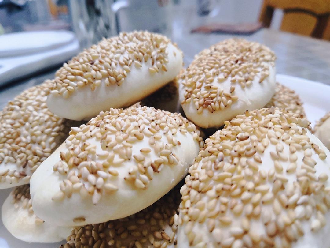 椒盐肉松芝麻小烧饼