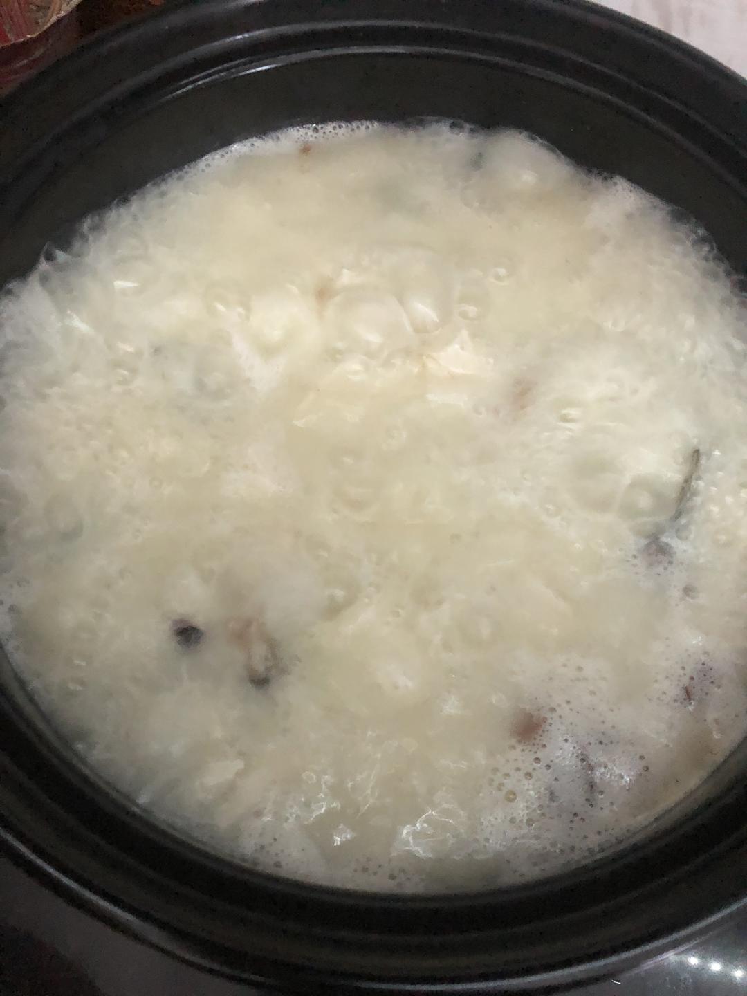 黑鱼骨豆腐汤