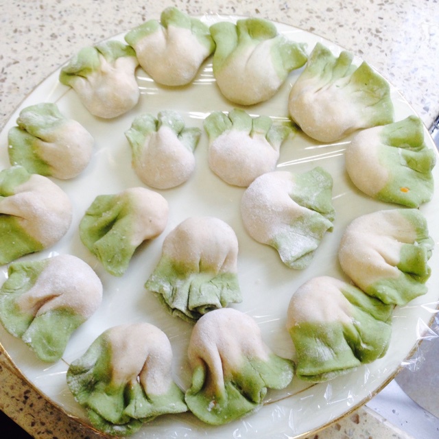翡翠白玉白菜饺子详细版（附翡翠白玉白菜饺子包法，翡翠白玉饺子皮两种制法，面包机和面，翡翠白玉烧卖，各种馅料搭配）