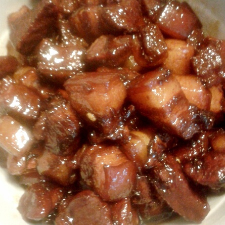 吃着碗里望着锅里的红烧肉