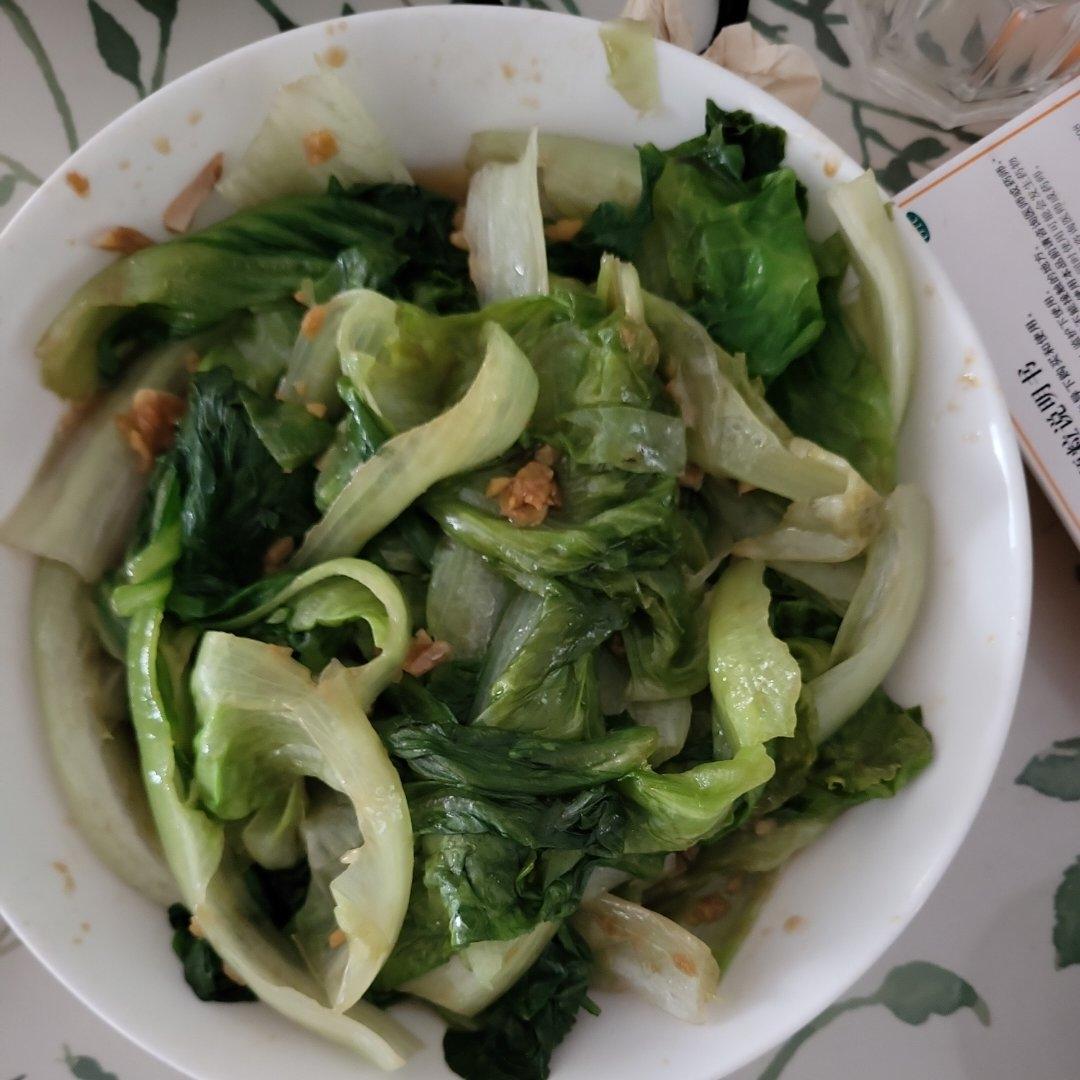 蒜蓉蚝油生菜，清脆爽口，色香味俱全