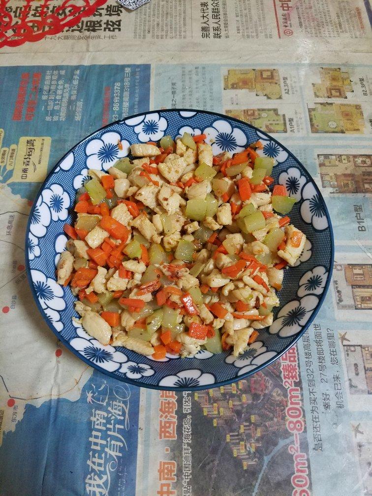 胡萝卜黄瓜鸡胸肉