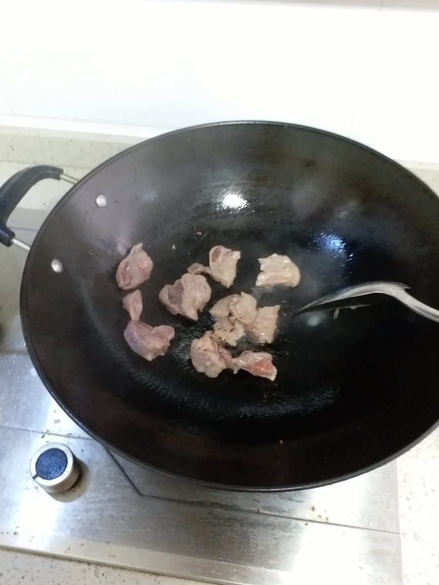 江山菜谱之丝瓜瘦肉汤的做法 步骤2
