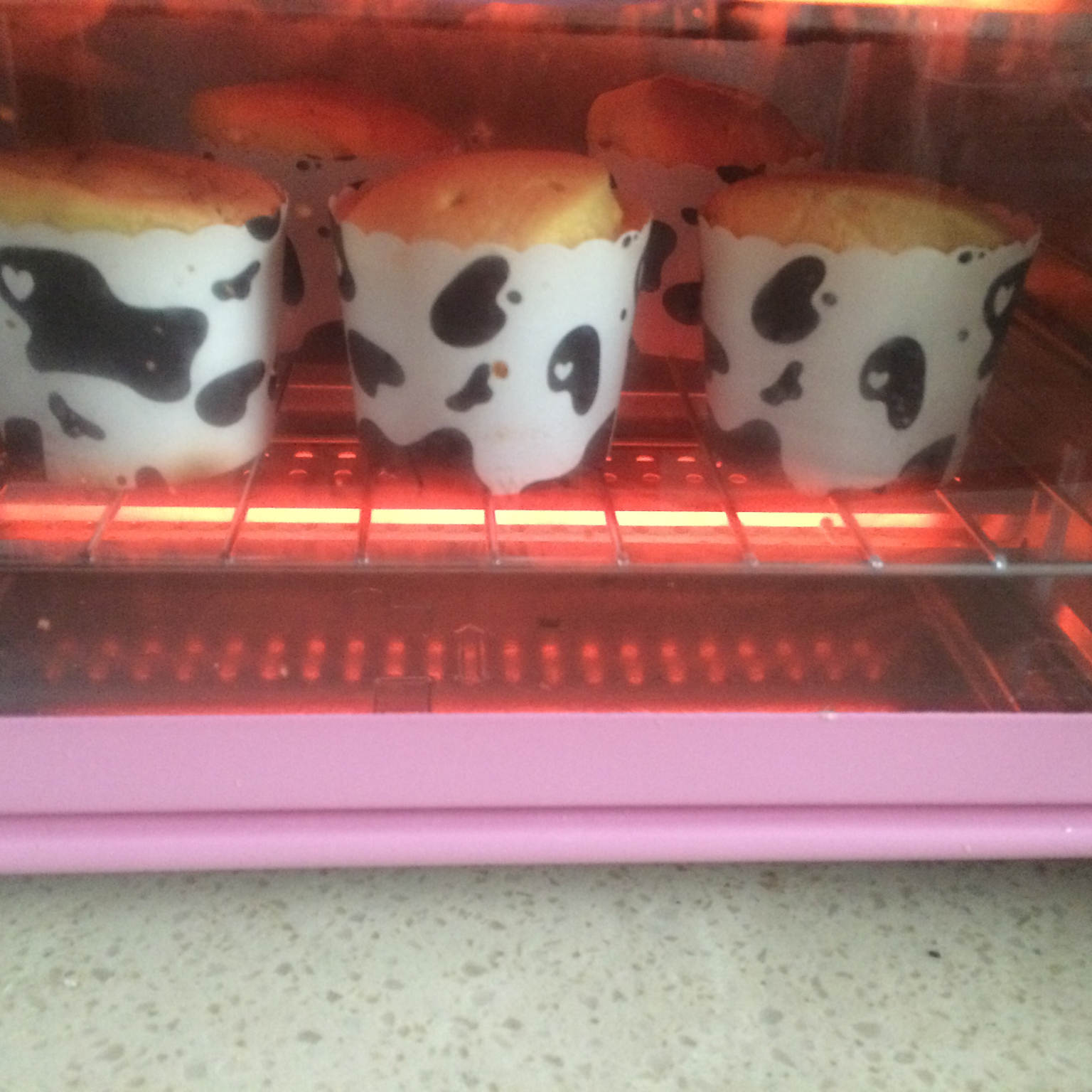 软绵绵戚风纸杯蛋糕