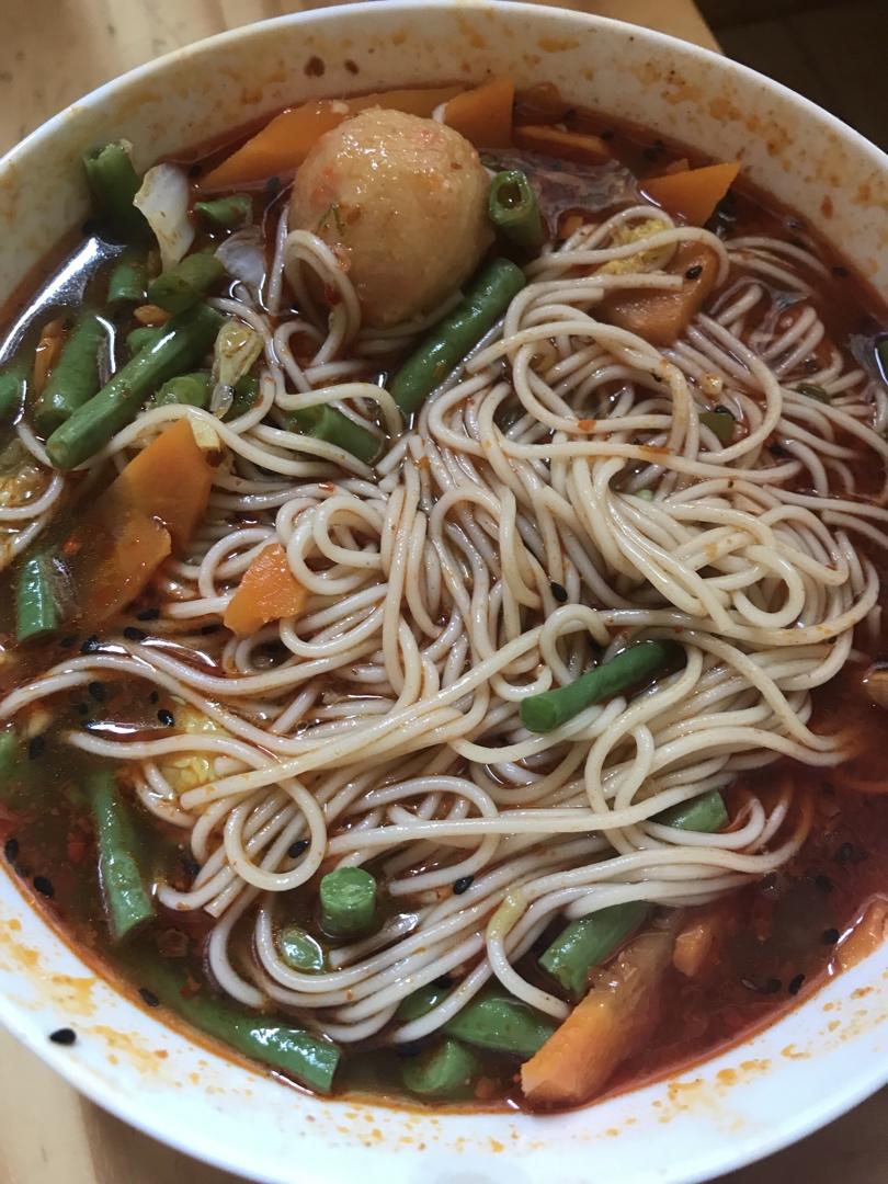 王大厨酸汤面
