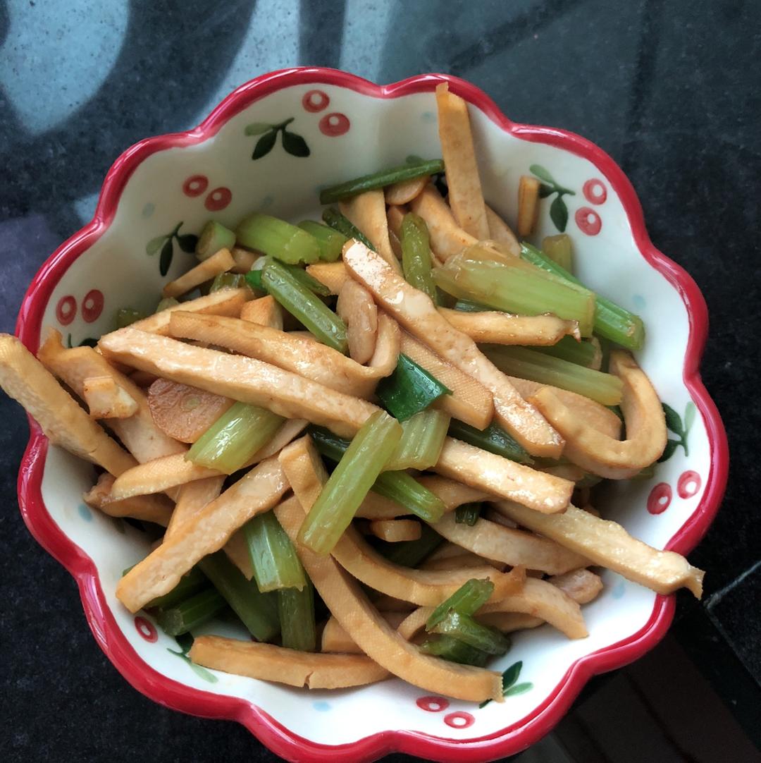 芹菜炒香干