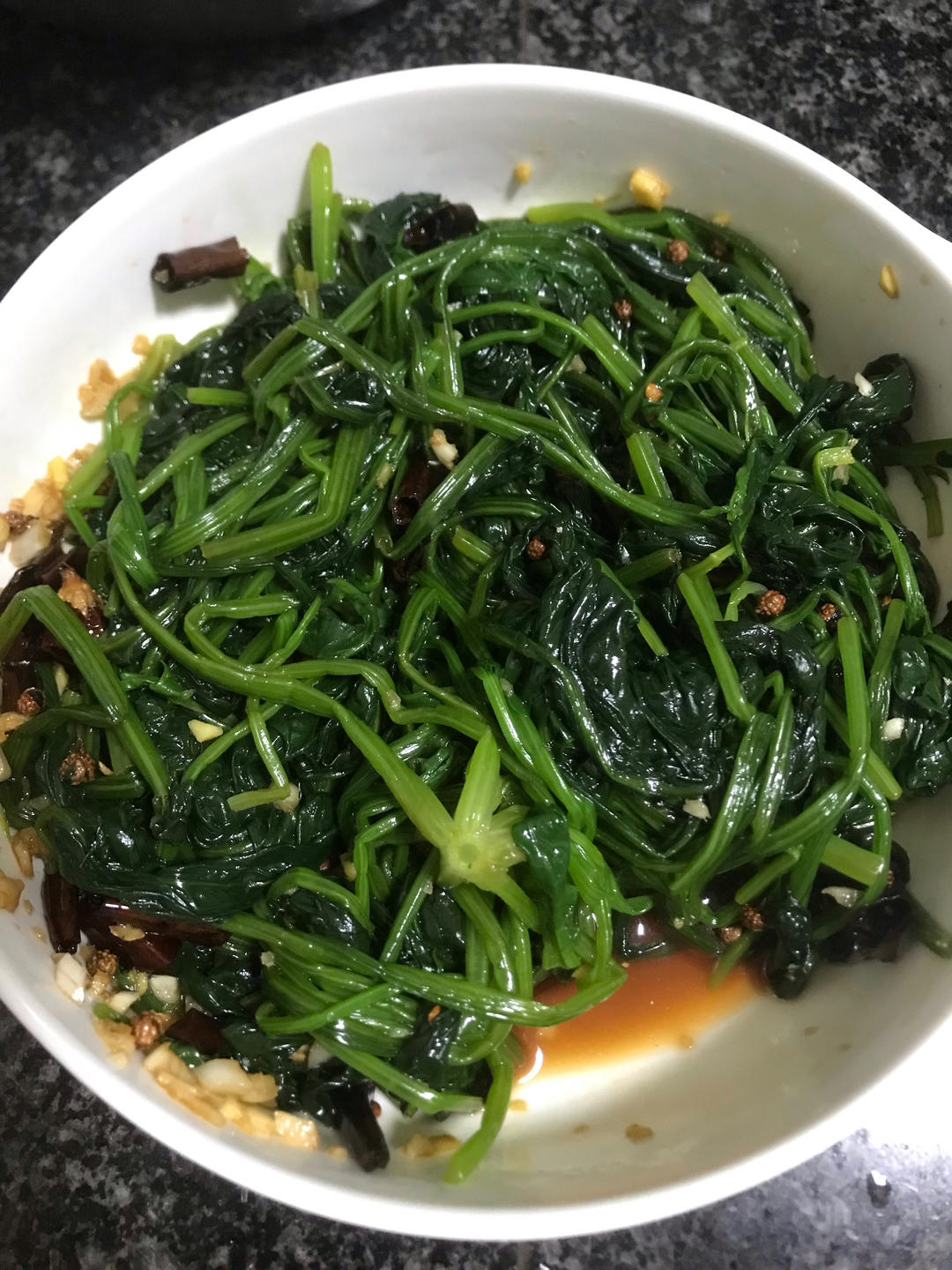 凉拌菠菜(家传秘方)