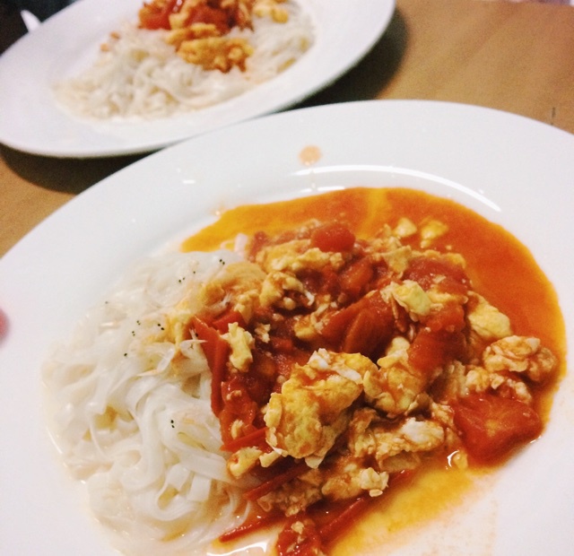 葱爆面—就是汪涵在天天向上里面做的那个啦