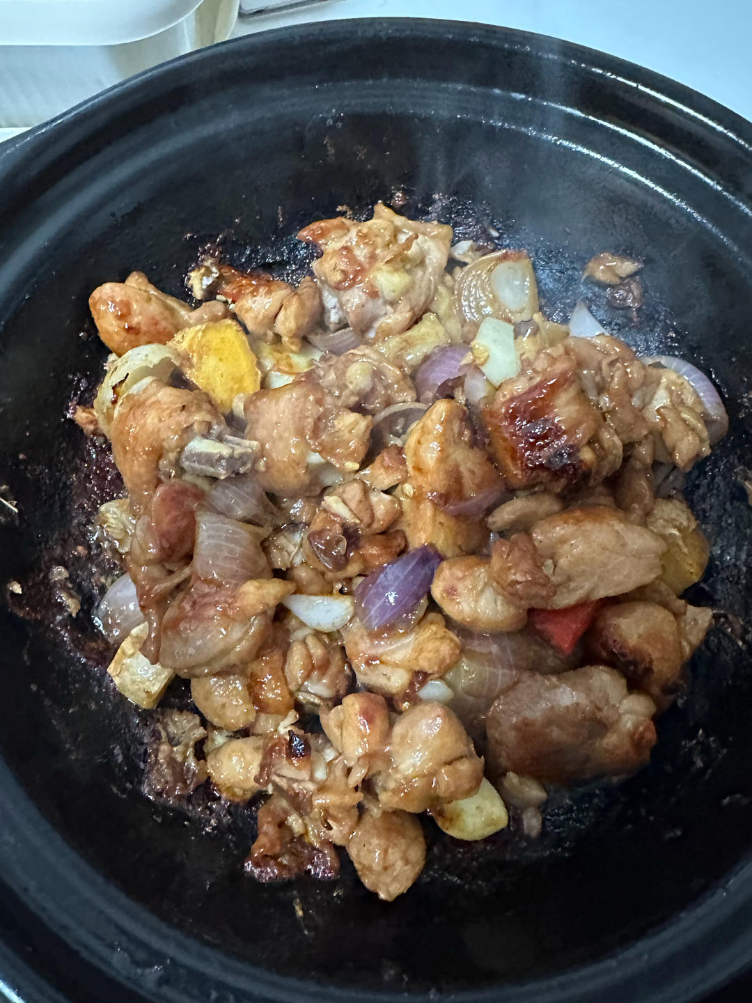 香气火爆口感滑嫩的啫啫滑鸡煲