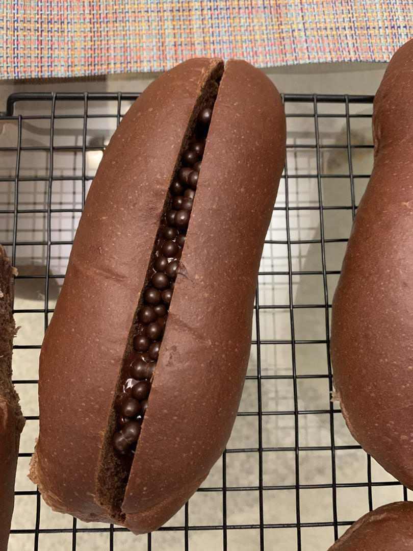pomelo沁做的巧克力脆脆珠面包灵感来自日本知名面包店365日