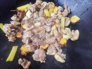 家常菜 砂锅鸭肉煲的做法 步骤3