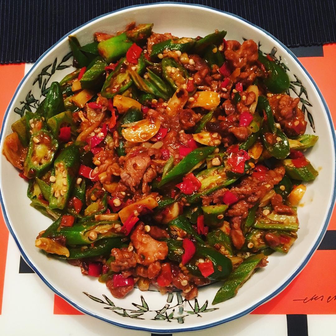 超级下饭的秋葵小炒肉