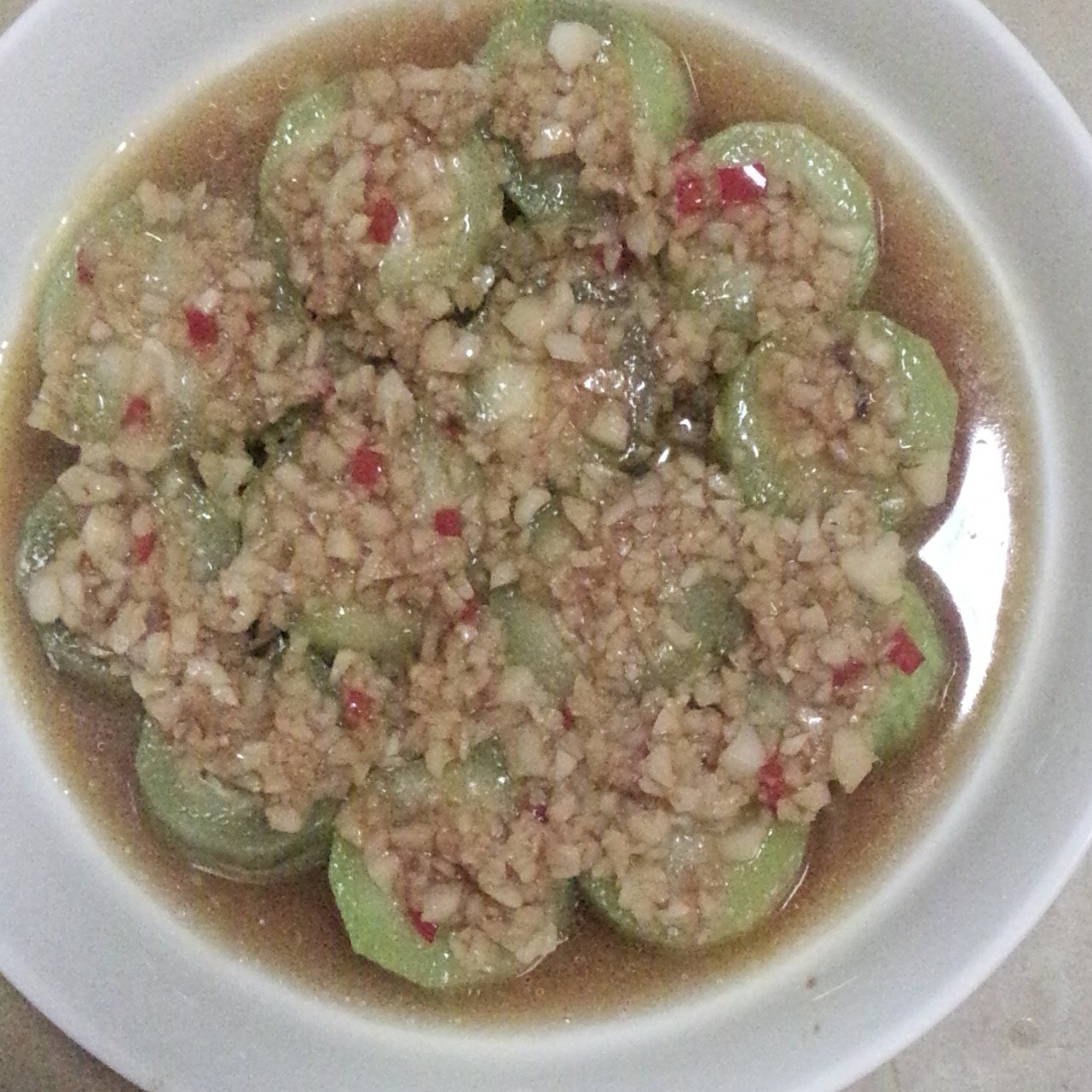 只需要五分钟就可以的美味蒜蓉蒸丝瓜