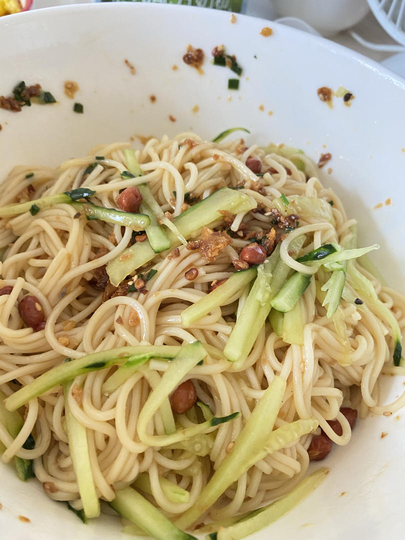 夏季快手凉面，好吃到飞起来
