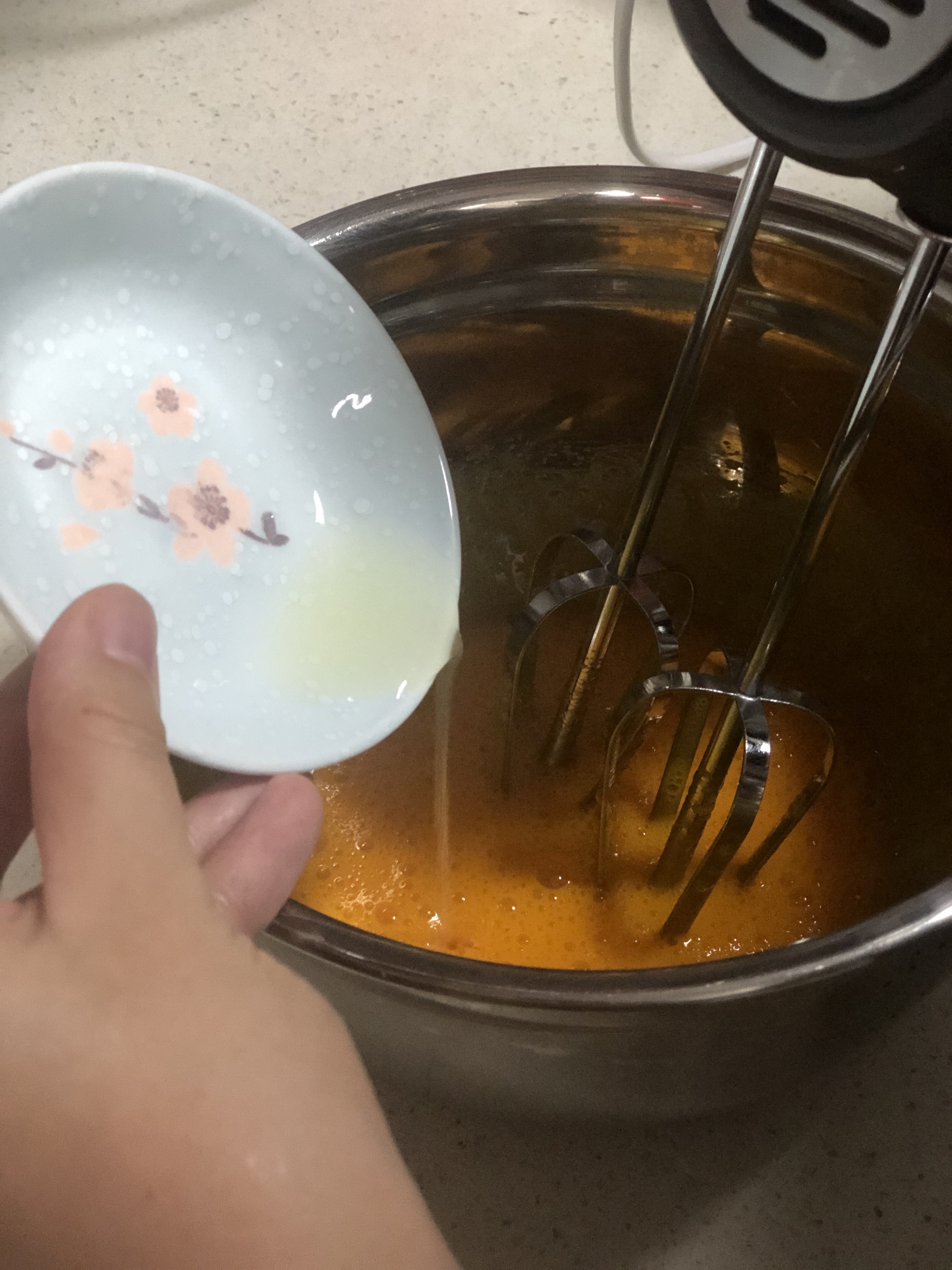 宝宝纯蛋黄溶豆（附蛋黄打发状态）的做法 步骤3