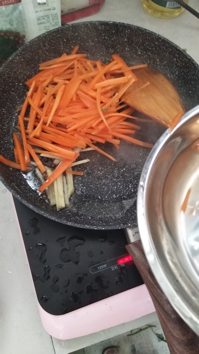 胡萝卜炒肉丝的做法 步骤12