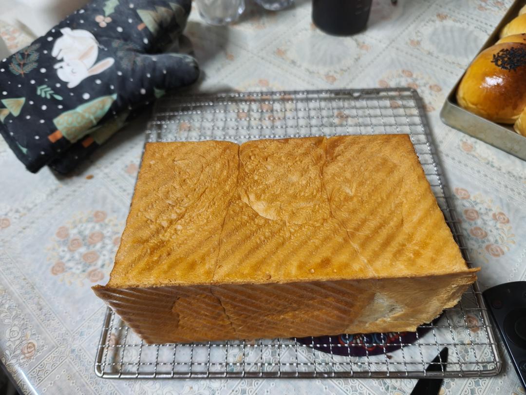 吐司，奶香手撕面包，超级香浓
