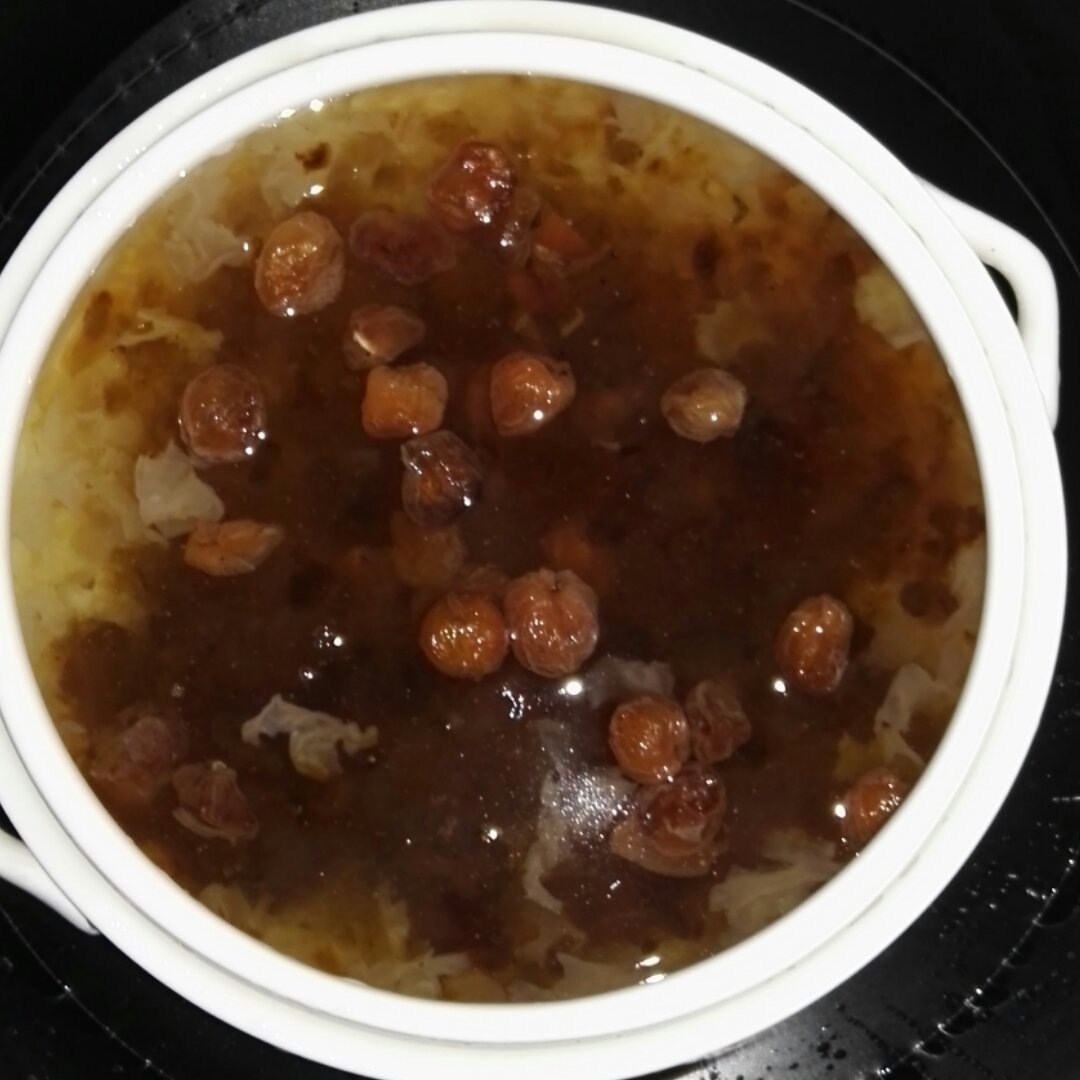 “桃花泪”（桃胶银耳红枣羹）