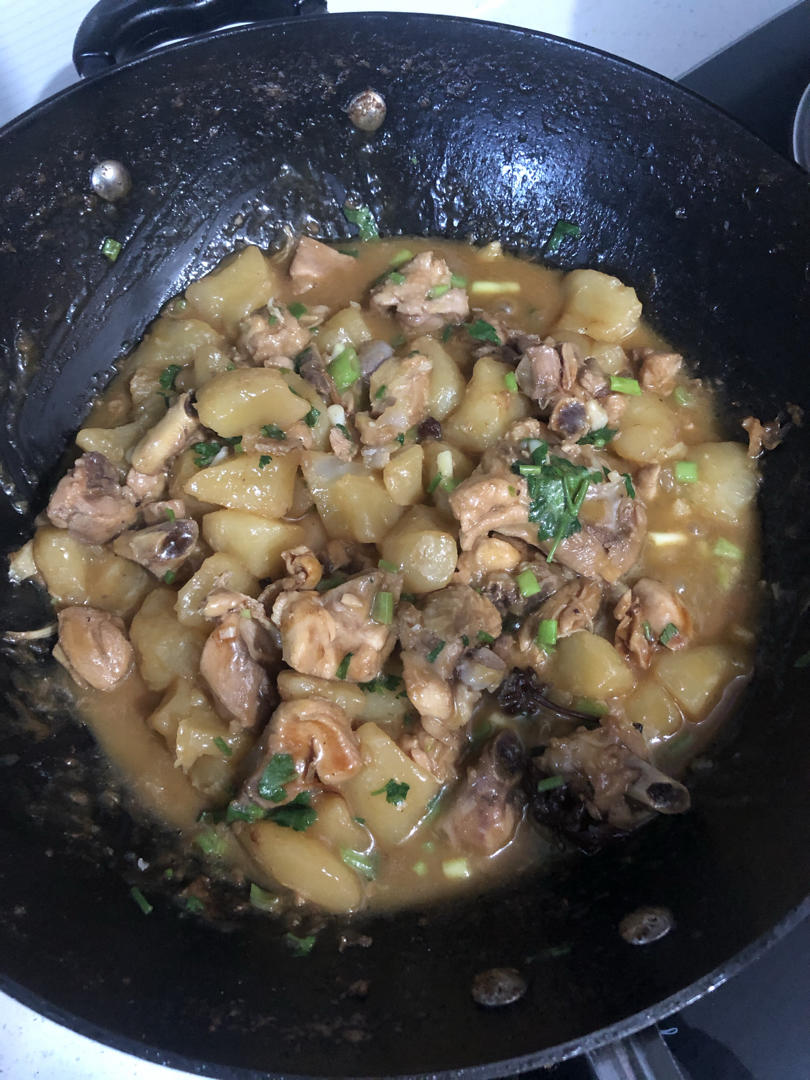 鸡肉炖土豆