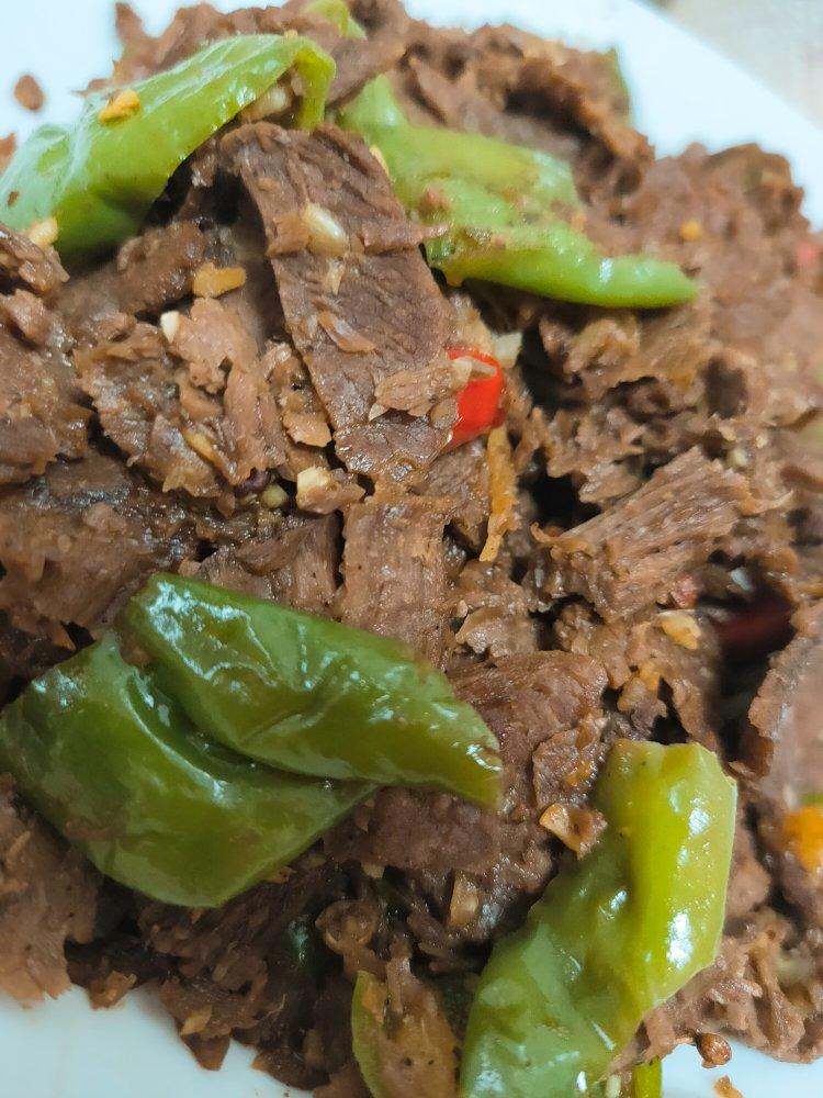 青红椒炒卤牛肉