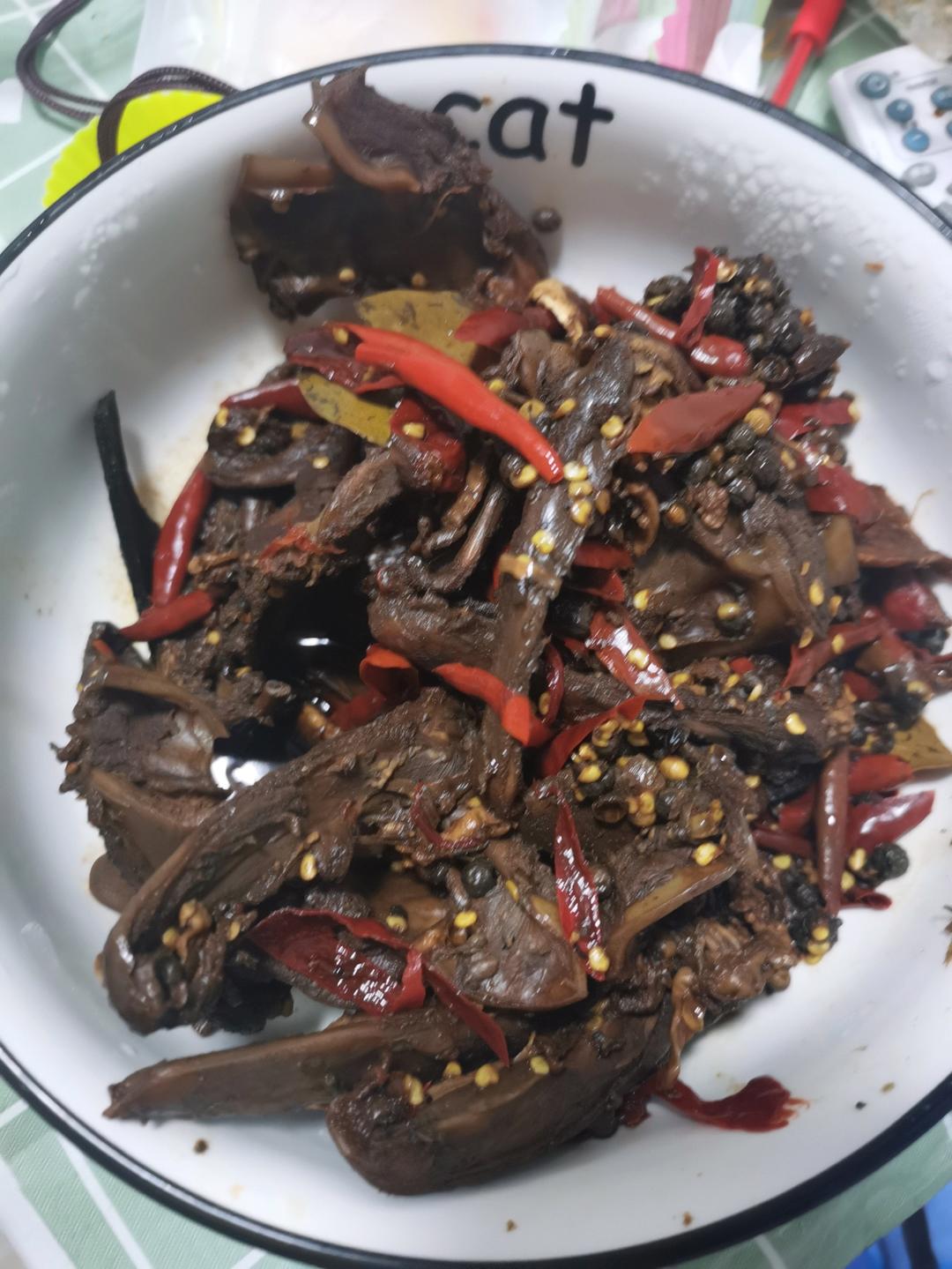 麻辣鸭锁骨（不输周黑鸭）