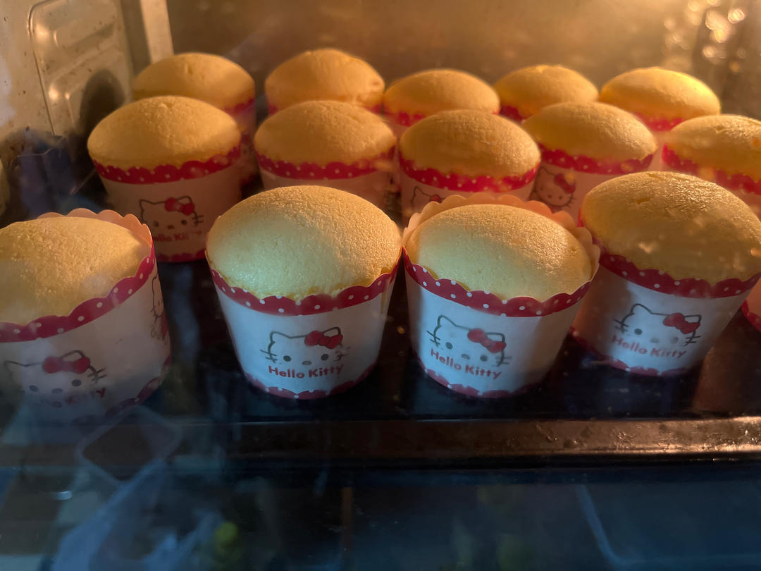 戚风小纸杯蛋糕