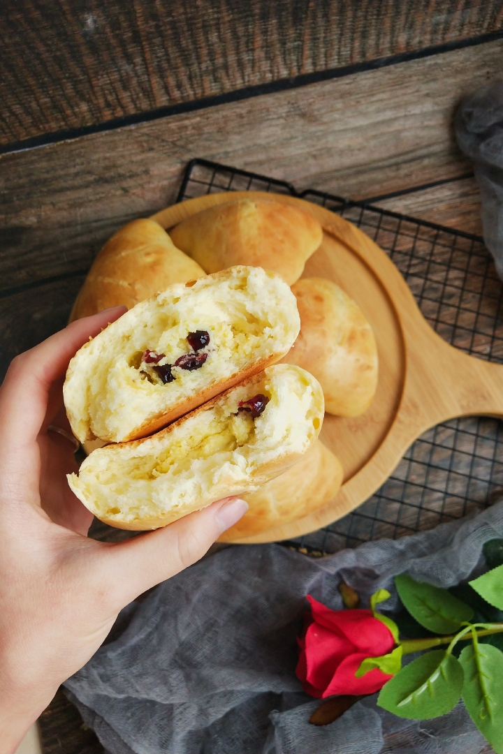 免揉面包超软蔓越莓奶酥包的做法